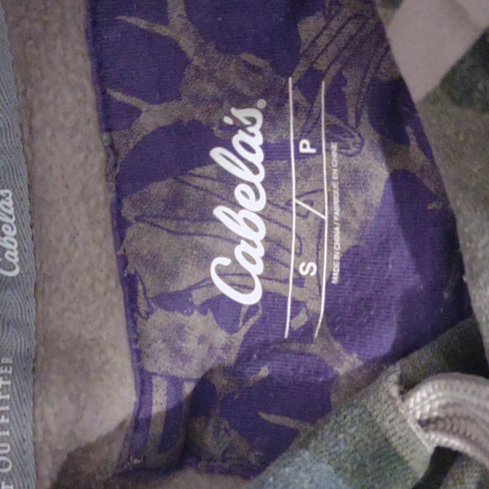 Cabelas camouflage Hoodie - Picture 3 of 4